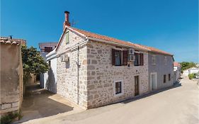 Lovely Home In Preko With Wifi